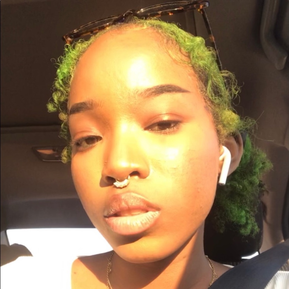 Meet your Posher, Jhenzi